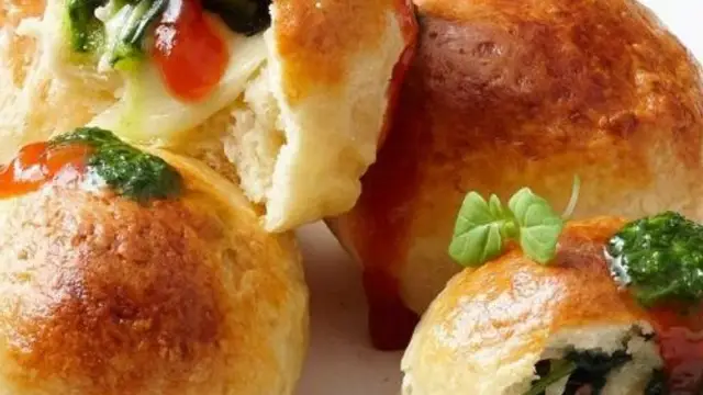 स्नैक्स में ट्राई करें इंस्टेंट चीज़ बॉम्ब्स की रेसिपी (Cheese Bombs Recipe)