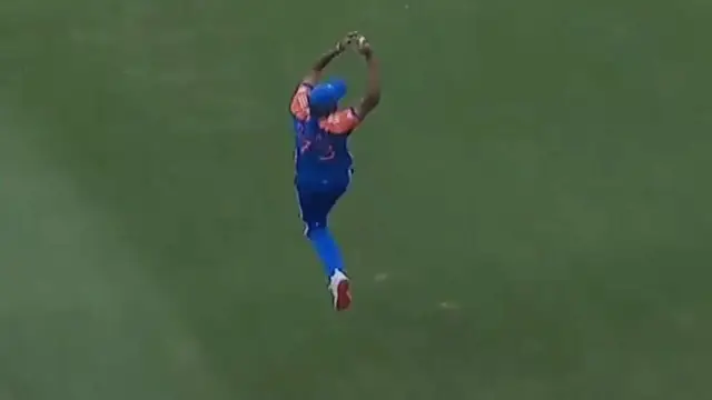 Ind vs USA: इस बार सिक्सर किंग ने किया मेडल देने का काम, टीम इंडिया के ड्रेसिंग रूम में लिया एक खास नाम