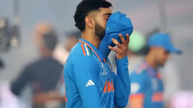 வீடியோ : கண்ணீருடன் இருக்கும் இந்திய டிரெஸ்சிங் அரை. பரிதாபமாக அமர்ந்திருந்த விராட் கோலி.