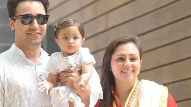 इमरान खान की अलग रह रही पत्नी अवंतिका को मिल गया प्यार? मिस्ट्री मैन संग वायरल हुई तस्वीरें