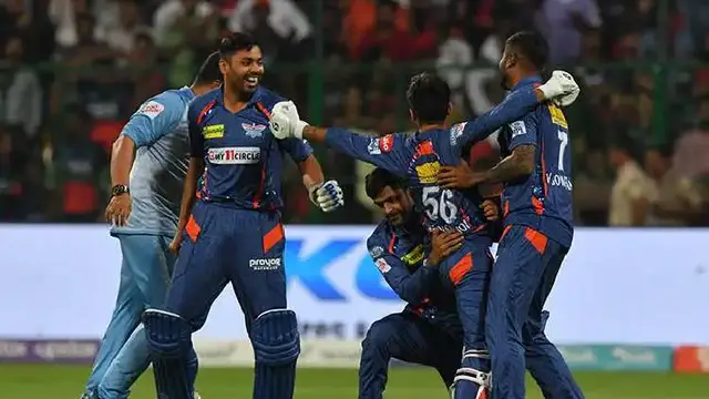 RCB की हार से बेहद गुस्से में नजर आये Faf du Plessis, इस खिलाड़ी को ठहराया हार का जिम्मेदार, विराट कोहली के बारे में कह दी ऐसी बात