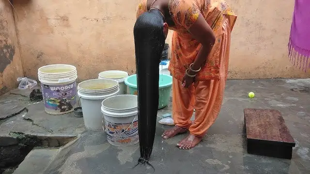 வாரம் ஒரு முறை இந்த தண்ணீரில் தலைமுடியை அலசி பாருங்க நீளமாகவும், அடர்த்தியாகவும் வளரும்!