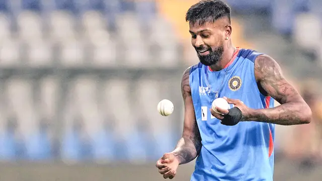 ஹர்திக் பாண்டியா கூட தான் டெஸ்ட் கிரிக்கெட்டில் இந்திய அணிக்கு விளையாடவில்லை. இந்த விதிமுறை அவருக்கு கிடையாதா ?? – இர்பான் பதான் கேள்வி