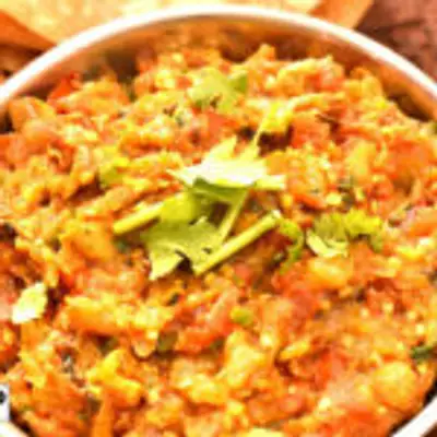 வட இந்திய ஸ்டைல் கத்திரிக்காய் மசியல் செய்வது எப்படி ?
