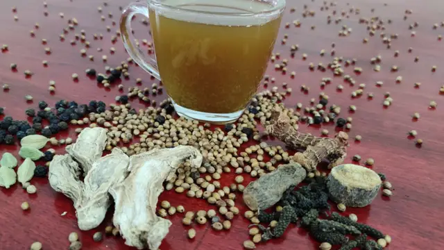 சுக்குவை மிஞ்சிய மருத்துவம் இந்த உலகில் இல்லை நோய் எதிர்ப்பு சக்தி அதிகரிக்கும் சுக்கு தண்ணீர்!