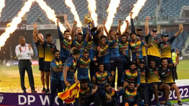 நீங்க 2 பேரும் இவங்க இருப்பதை மறந்துடீங்களா? ஆசிய கோப்பை குறித்து சுனில் கவாஸ்கர் எச்சரிக்கை.