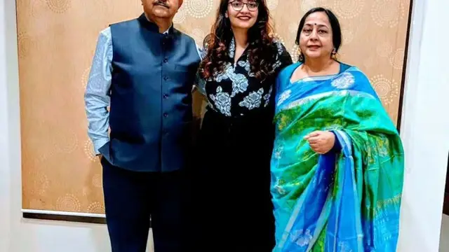 IAS Success Story: लॉ में ग्रेजुएशन, संगीत में एमए, भाई ने किया गाइड, बन गईं IAS अफसर