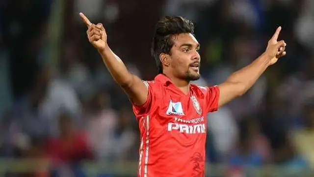 Jasprit Bumrah को धोखा देकर इस गेंदबाज को टीम में शामिल करने वाली है मुंबई इंडियंस!, पिछले आईपीएल में लिए थे सिर्फ 2 विकेट