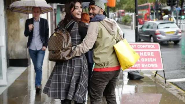 Sonam Kapoor पति Anand Ahuja संग शेयर की अनदेखी तस्वीर, लिखा प्यार भरा नोट