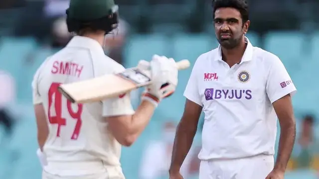 “उन्हें अपनी गेंदबाजी में सुधार करना होगा…!” अश्विन की गेंदबाजी में Dinesh Karthik ने निकाली कमिया, तीसरे मैच से पहले लगाया यह आरोप