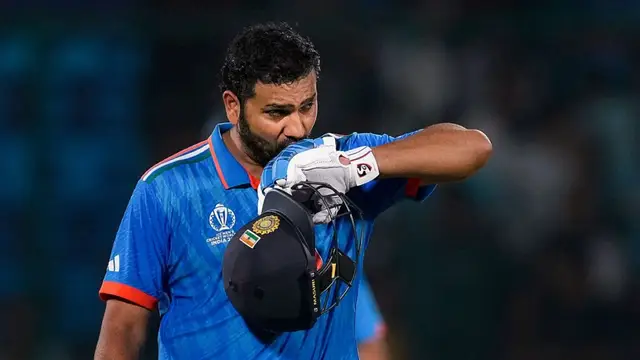 “जब मैं विराट और रोहित की पत्नियों को स्टैंड में देखता हूं”- सौरव गांगुली की राहुल द्रविड़ को विश्व कप जीत के लिए अनोखी सलाह