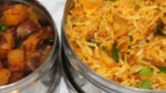 ருசியான முட்டைகோஸ் சாதம் ஒருமுறை இப்படி ட்ரை பண்ணி பாருங்களேன்! ஒரு தட்டு சாதமும் காலியாகும்!