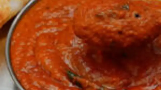 பாலக்காடு ஸ்டைல் தக்காளி சட்னி இந்த மாதிரி செஞ்சு பாருங்க ரொம்ப வாசனையா இருக்கும்!!