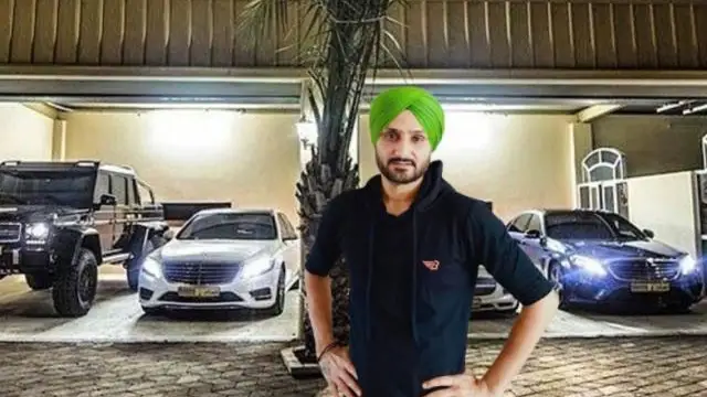 भारतीय क्रिकेटर्स और उनकी सबसे महंगी कारें