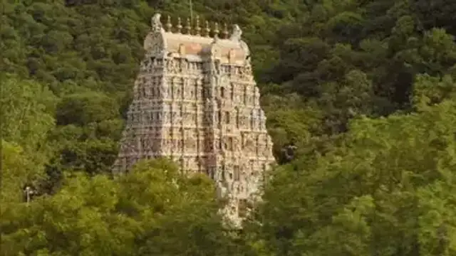 யார் இந்த கருப்பசாமி? இவர் எப்படி அழகர்கோவில் காவல் தெய்வமாக மாறினார்?