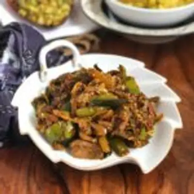 காரசாரமான ருசியில்  கத்திரிக்காய் பொரியல்  இப்படி செய்து பாருங்க! இதன் ருசியே தனி ருசி தான்!
