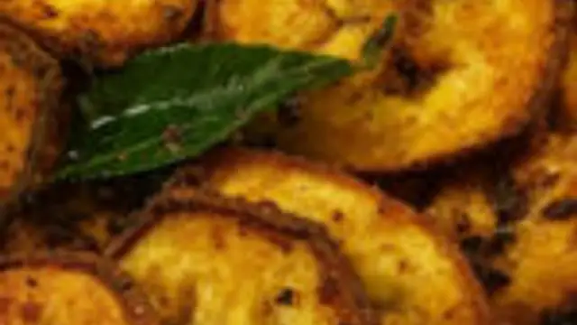 மாலை நேர ஸ்நாக்ஸாக வாழைக்காய் பூண்டு ரோஸ்ட் ஒரு தரம் இப்படி செய்து பாருங்க!