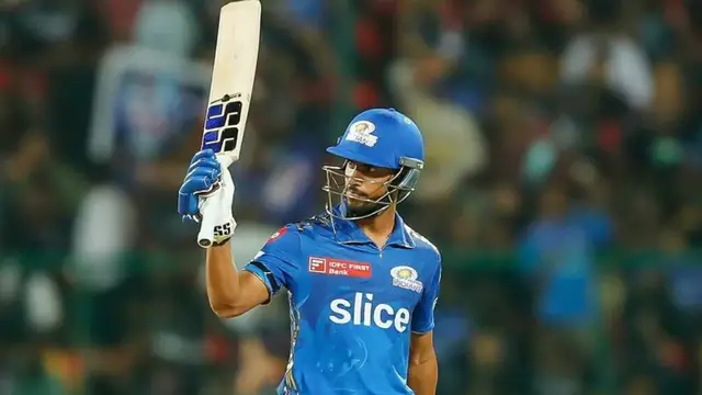 बेटे Tilak Varma ने छुड़ाए RCB के छक्के, तो माँ-पिता ने स्टेडियम में खूब बजाई तालियाँ, वायरल वीडियो ने छुआ फैंस का दिल