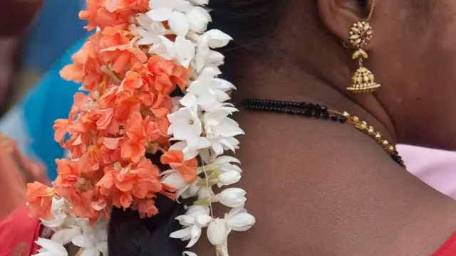 மல்லிகை பூ வாடாமல் வதங்காமல் இருக்க பூக்கடைக்கார அம்மா சொன்ன இரகசியம்!