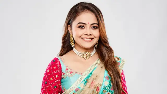 देवोलीना भट्टाचार्जी ने बताई हनुमान चालीसा की ताकत, बोलीं- 18 साल से पढ़ रही हूं, बाबा खुद चुनते हैं भक्त