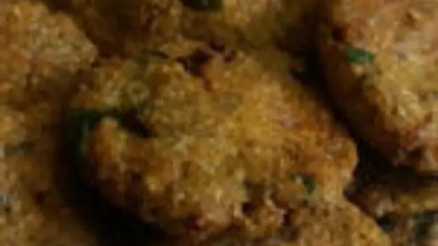 மொறு மொறுன்னு ஆரோக்கியம் நிறைந்த  ருசியான கம்பு வடை சுலபமாக வீட்டிலேயே இப்படி செய்து பாருங்க!