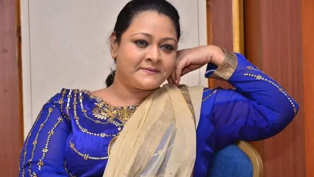 "செல்போன் அதிகம் பயன்படுத்தியதால் கழுத்து அறுவை சிகிச்சை!" – நடிகைதகவல்