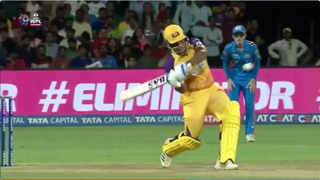 Kiran Navgire की तूफानी बल्लेबाजी, 4 4 6 लगाकर उड़ाए मुंबई इंडियंस के होश, वायरल हुआ वीडियो