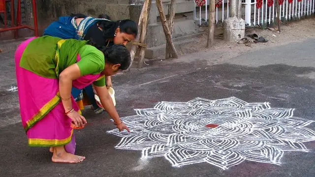 அம்மாவாசை நாளில் இதை செய்தால் ? வீட்டில் பணம் பெருகுமாம்!