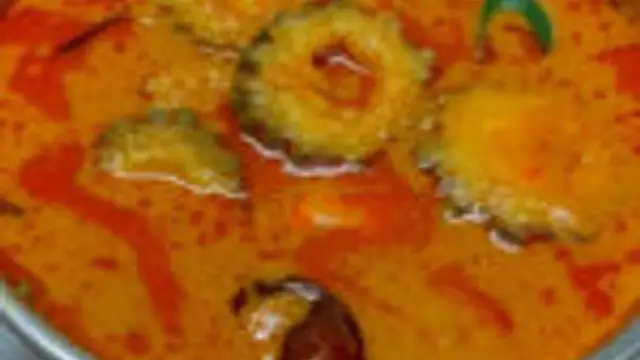 கிராமத்து பாவக்காய் புளி குழம்பு இப்படி செய்து பாருங்க! மதிய உணவுக்கு ஏற்ற குழம்பு!