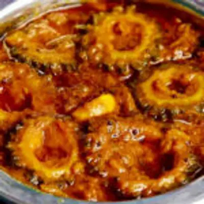 பாகற்காய் தக்காளிப் புளிக்கறி இப்படி செய்து பாருங்க! யாரும் பிடிக்காதுனு சொல்ல மாட்டாங்க!