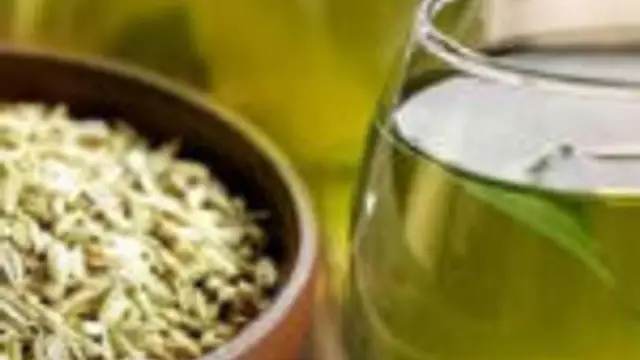 அடிக்கிற வெயிலுக்கு குளு குளுன்னு சோம்பு சர்பத் இப்படி ஒரு முறை செய்து பாருங்கள்!!