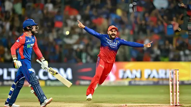 IPL Playoff Scenario: चेन्नई के साथ टक्कर दे सकती हैं आरसीबी प्लेऑफ में? बचे तीन स्थानों के लिए इन टीमों में होगी जंग