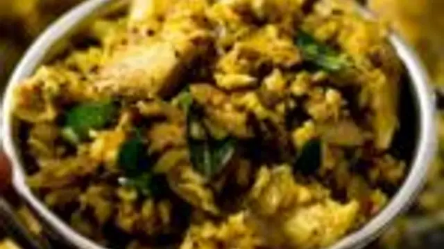 மதிய உணவுக்கு ருசியான மீன் கூட்டு  பொரியல் இப்படி செய்து பாருங்க! இதன் ருசியே தனி ருசி தான்!!