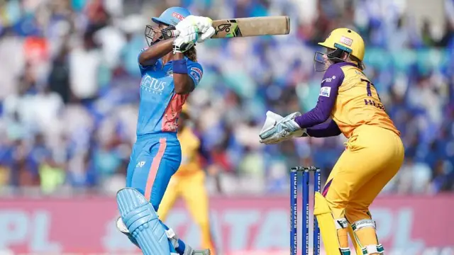 तीसरे अंपायर के नॉटआउट देने के बावजूद Harmanpreet Kaur को लौटना पड़ा पवैलियन, वायरल हुआ हैरान करने वाला वीडियो