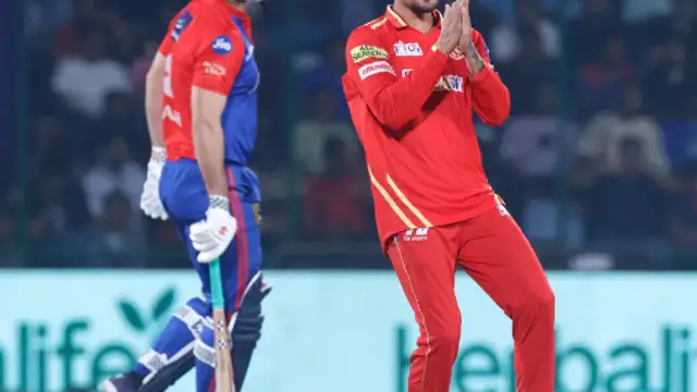 16 பவுண்டரிகளை விளாசி தன்னுடைய முதல் ஐபிஎல் சதத்தை பதிவு செய்த பிரபாசிம்ரன்.