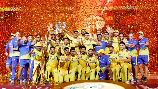 வீடியோ : இந்த அன்பிற்கு நான் இதுகூட ரசிகர்களுக்கு செய்யவில்லை என்றால் எப்படி – ஓய்வு குறித்து தோனியின் பதில்.