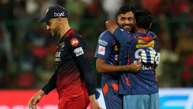 Avesh Khan को BCCI ने दिया जोर का झटका, मैदान पर फेंका हेलमेट तो मिल गई ऐसी सजा, अब कभी नहीं कर पाएंगे यह काम
