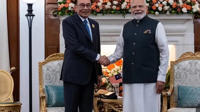 किशोर कुमार के गाने पर झूमे मलेशिया के PM, VIDEO ने सोशल मीडिया पर मचाई धूम