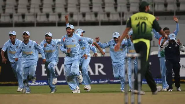 IND vs PAK (2007) போட்டியில் தோனியிடம் சேவாக் கேட்டுக்கொண்டது இதுதான் – மீதி வரலாறாக மாறியது சம்பவம்.