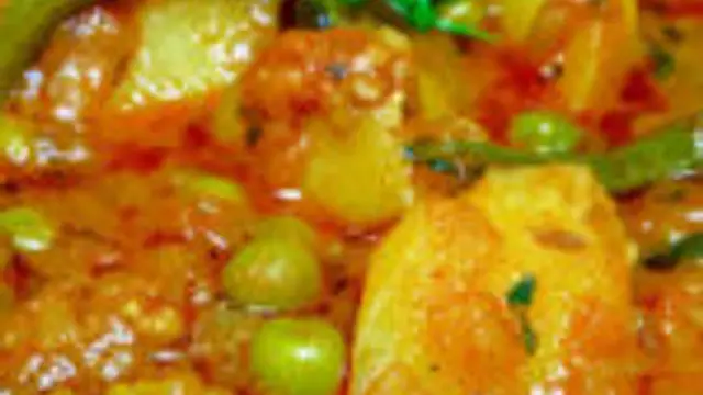 பூரி, சப்பாத்திக்கு இனி ஆலு மட்டர் மசாலா இப்படி செய்து பாருங்க! 2 பூரி அதிகமாவே சாப்பிடுவாங்க!