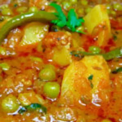 பூரி, சப்பாத்திக்கு இனி ஆலு மட்டர் மசாலா இப்படி செய்து பாருங்க! 2 பூரி அதிகமாவே சாப்பிடுவாங்க!