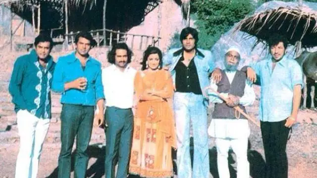 Sholay: एक महीने में आम कलाकार से गब्बर सिंह बने अमजद खान, शोले के डायरेक्टर ने देखते ही कर दिया था रिजेक्ट