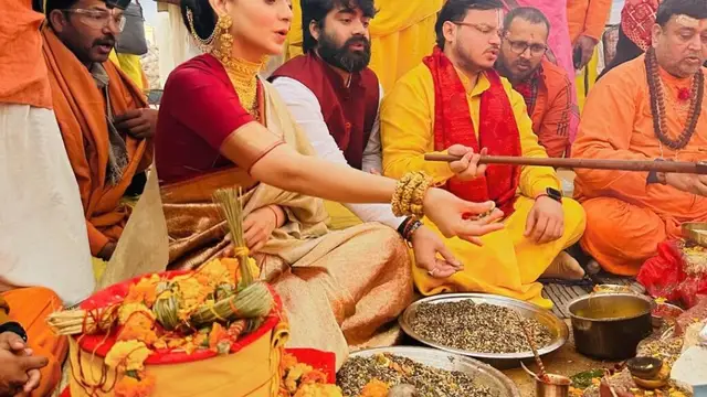 अयोध्या में राममय हुईं कंगना: जगद्गुरू रामभद्राचार्य से की मुलाकात, बोलीं- आज पूरा देश भावुक है, तस्वीरें