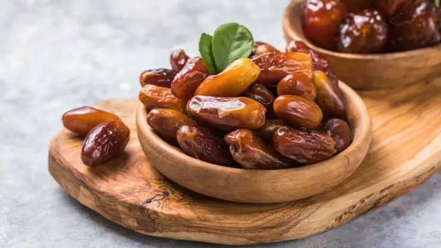 इस एक फल के हैं 5 जादुई फायदे, जानिए खजूर खाने के फायदे