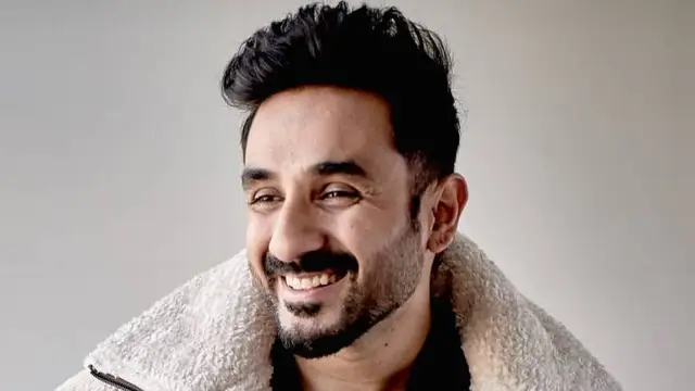 OMG! अपोलो थिएटर मंच पर प्रदर्शन करने वाले पहले भारतीय कॉमेडियन बने Vir Das, एमी जीतने के बाद मिली उपलब्धि
