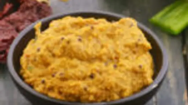 இட்லி, தோசைக்கு ஏற்ற குடைமிளகாய் சட்னி சட்னி இப்படி செஞ்சி பாருங்க! 2 தோசை அதிகமாவே சாப்பிடுவாங்க!