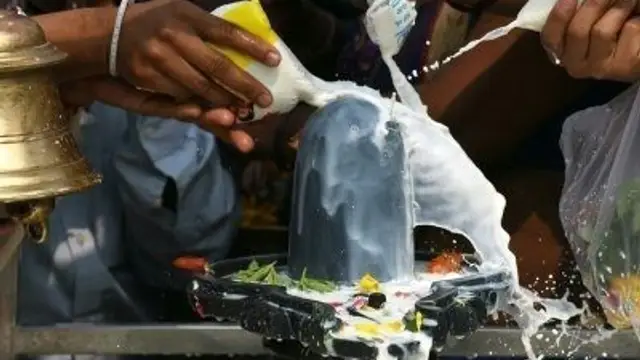 மீளவே முடியாத கடனில் இருந்து கூட மீள வேண்டுமா ? இந்த ஒரே ஒரு வாழிபாடு மட்டும் செய்யுங்கள் போதும்!