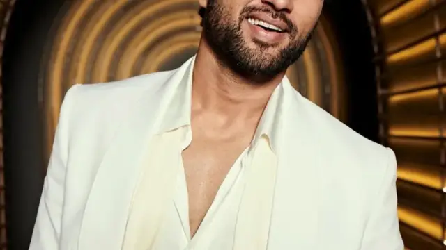 Vijay Deverakonda: ट्विटर पर किया विजय देवेरकोंडा ने अपनी अगली फिल्म का ऐलान, खाकी वर्दी में नजर आ सकते हैं VD