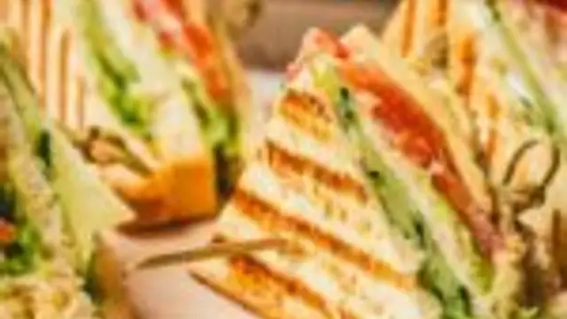 10 நிமிடத்தில் VEG – sandwich இப்படி ஒரு முறை செய்து பாருங்க!