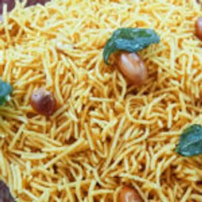 வெறும் 10 நிமிடத்தில் ஸ்நாக்ஸ் ரெடி! ருசியான சேனைக்கிழங்கு மிக்சர் இப்படி செய்து பாருங்க!